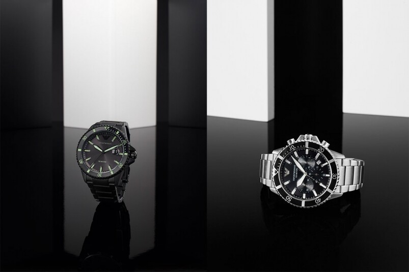 黑色精鋼潛水錶 HK$3,000 (左);精鋼潛水系列計時碼錶 (右) HK$3,500 黑色精鋼潛水錶 HK$3,000 (左);精鋼潛水系列計時碼錶 (右) HK$3,500