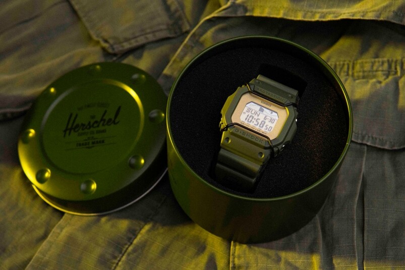 Herschel G-Lide的錶殼物料為軍綠色啞光樹脂，錶面物料則是礦物玻璃，加強錶面