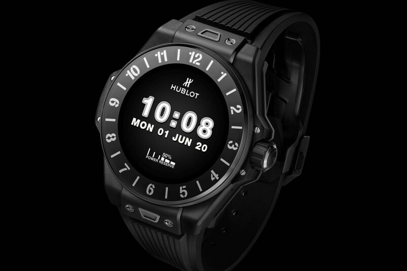 將陶瓷物料應用在Smartwatch之上，令手錶變更輕巧堅固，而這一款智能手錶更會