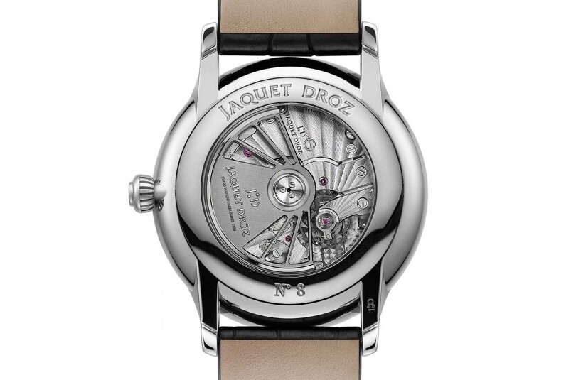 錶背的透明的底蓋，讓你清楚地欣賞機芯的設計！