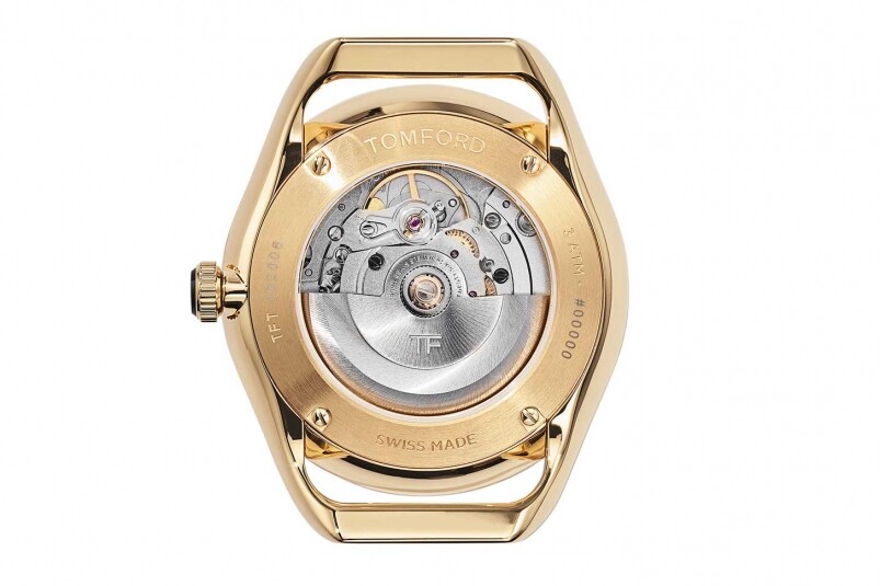 而最重要的是，002系列腕錶是第一款採用自動機芯的TOM FORD腕錶，錶背有透