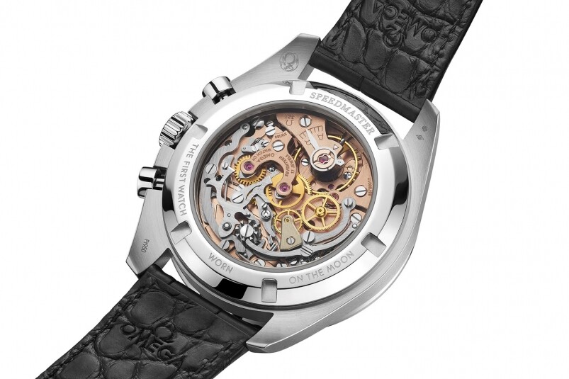 用上鉑金，是因為腕錶搭載著321 機芯──那是1957年Speedmaster面世時的元祖機芯，腕錶