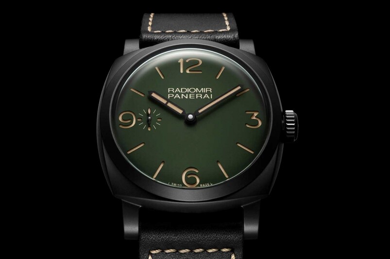 之前幾款都是45mm錶殼的款式,而這一款Panerai RADIOMIR 48mm(PAM00997),則用上噴砂啞光 之前幾款都是45mm錶殼的款式,而這一款Panerai RADIOMIR 48mm(PAM00997),則用上噴砂啞光