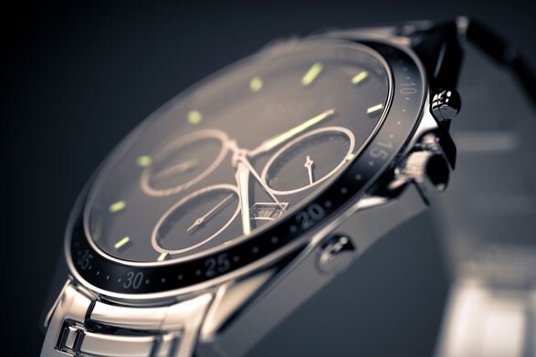 腕錶上的錶冠（又稱錶把），一般設於錶殼右邊，這個設定絕非無緣無故，而是