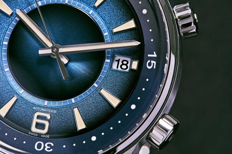 另外,Jaeger-LeCoultre Polaris Date特別設有兩枚錶冠,其中一枚是用以調整時間,而另一個錶 另外,Jaeger-LeCoultre Polaris Date特別設有兩枚錶冠,其中一枚是用以調整時間,而另一個錶