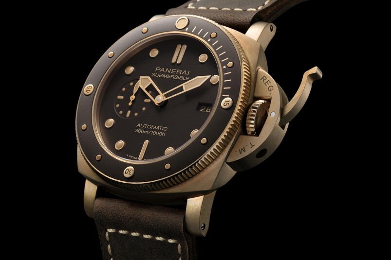 Submersible獨立成軍，品牌即時推出多款新品，亮點之一是這枚Submersible Bronzo PAM968，青銅錶殼