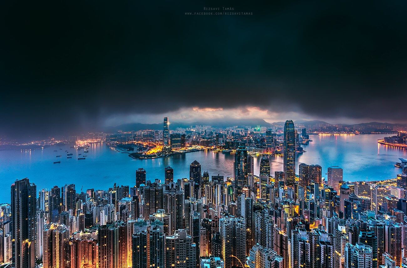 匈牙利攝影師攀上50層高樓大廈拍出獨一無二的香港