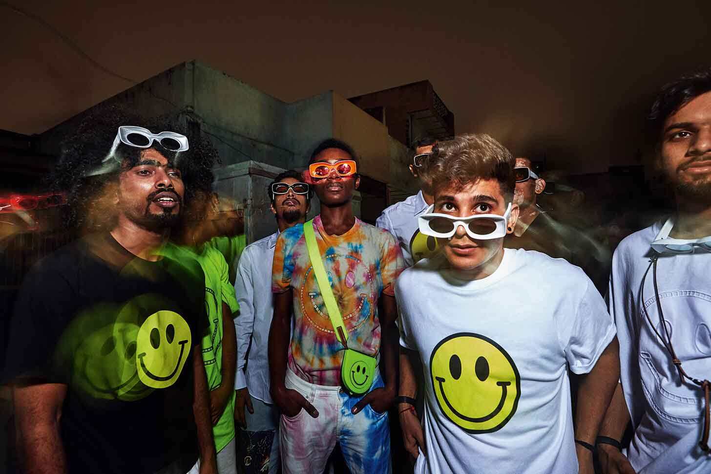 Smiley®圖案來自於Acid House音樂文化,相信大家都十分熟悉黃色圓圈兩點橢圓眼睛再加上翹弧線笑口圖案,時至今天代表了不同年代次文化象徵,代表著自由、積極樂觀及快樂。Paula’s Ibiza夏季系列加入Smiley®哈哈笑圖案,帶來正面積極的態度。 Smiley®圖案來自於Acid House音樂文化,相信大家都十分熟悉黃色圓圈兩點橢圓眼睛再加上翹弧線笑口圖案,時至今天代表了不同年代次文化象徵,代表著自由、積極樂觀及快樂。Paula’s Ibiza夏季系列加入Smiley®哈哈笑圖案,帶來正面積極的態度。